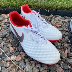 Nike Tiempo Soccer Cleats size 9.5 men